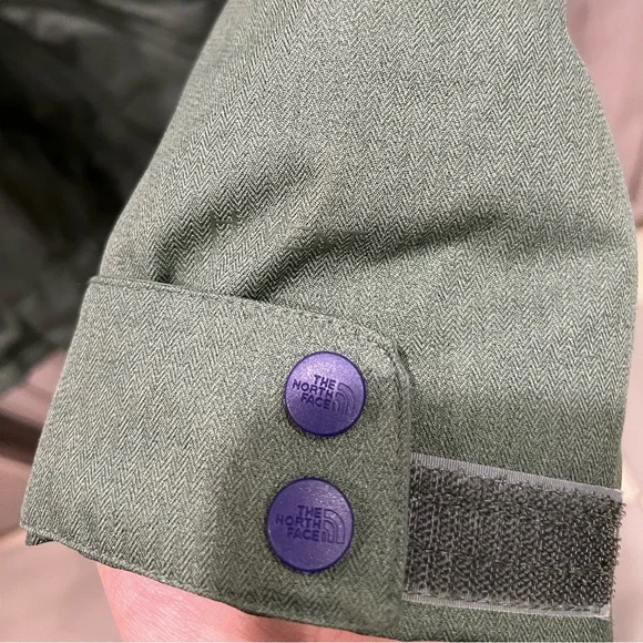 The North Face Gatekeeper Insulated Snow Jacket | Women’s Medium - Picture 8 of 8